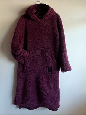 BB Collection Women’s XL Burgundy Sherpa Fleece Hooded Long Pullover Lounge